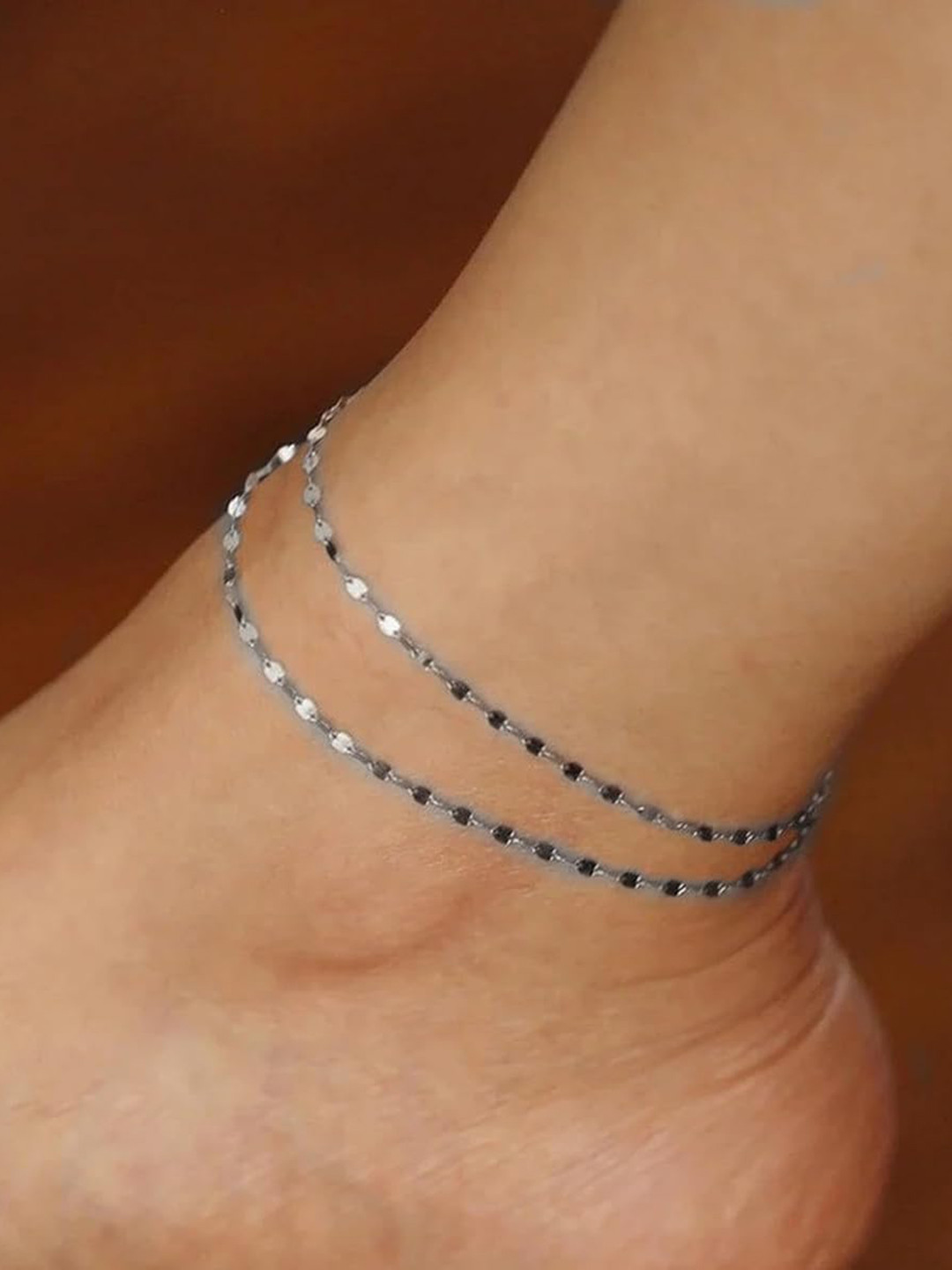 VAMA Women Silver Plated Double Layered stone Leg Anklet