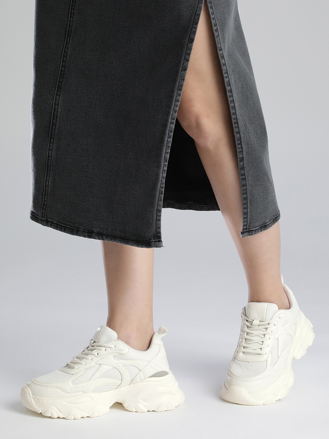 The Roadster Life Co. Women Phylon Sole Walking Shoes