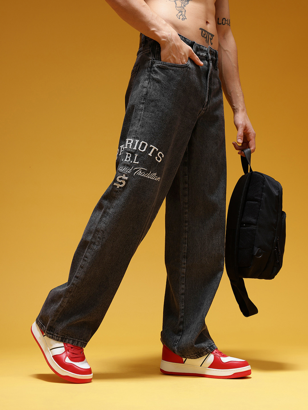 HERE&NOW Men Baggy Fit Pure Cotton Light Fade Typography Embroidered Jeans