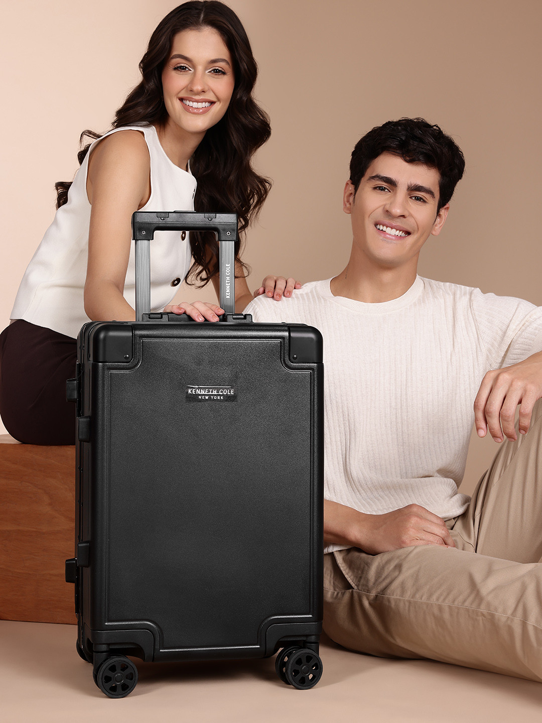 Kenneth Cole Kai Aluminium Frame 360 Degree 8 Wheel Hardside Cabin Trolley Bag - 45.54L