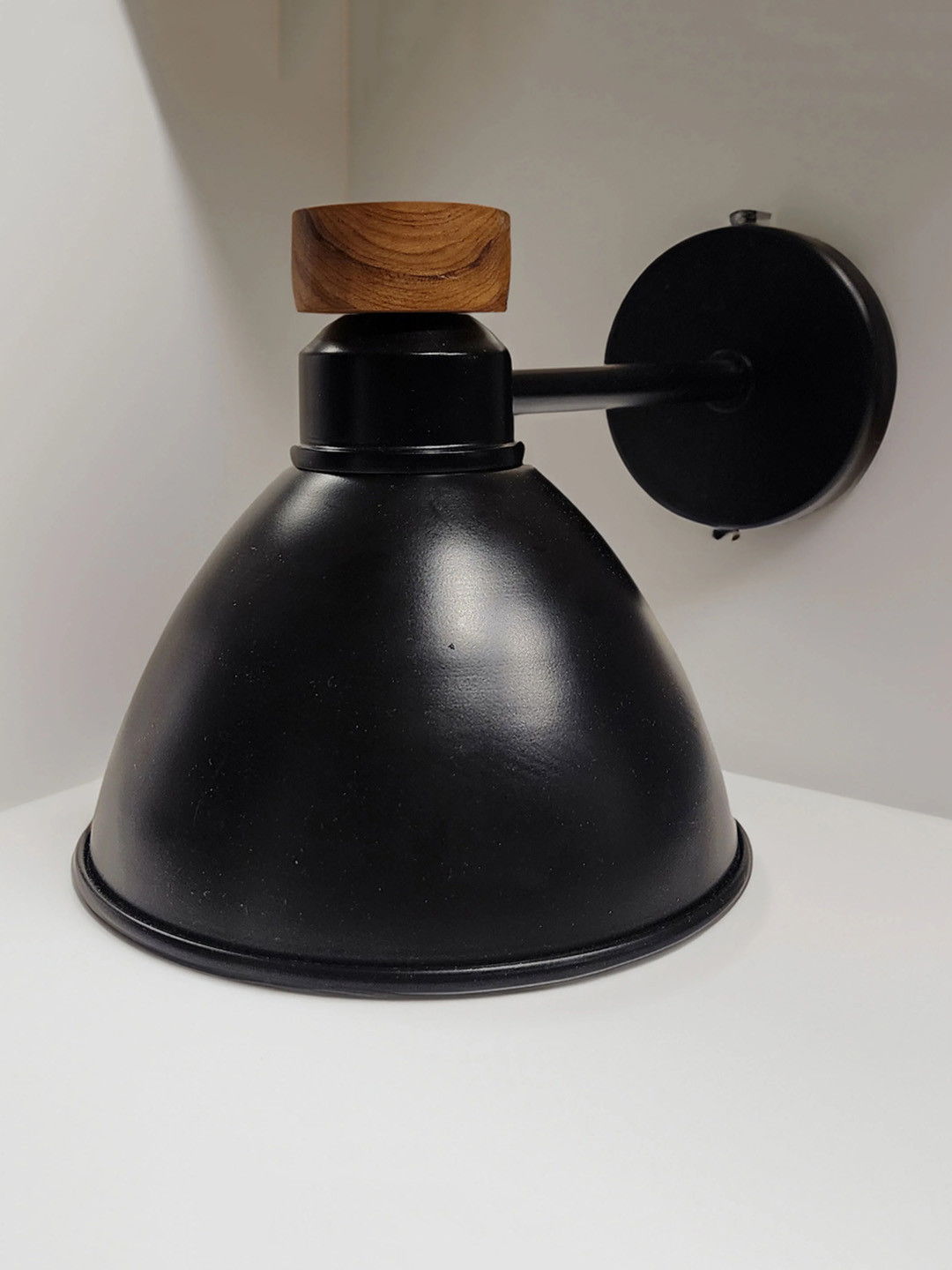 THE BLACK STEEL Black Metal Wall Lamp