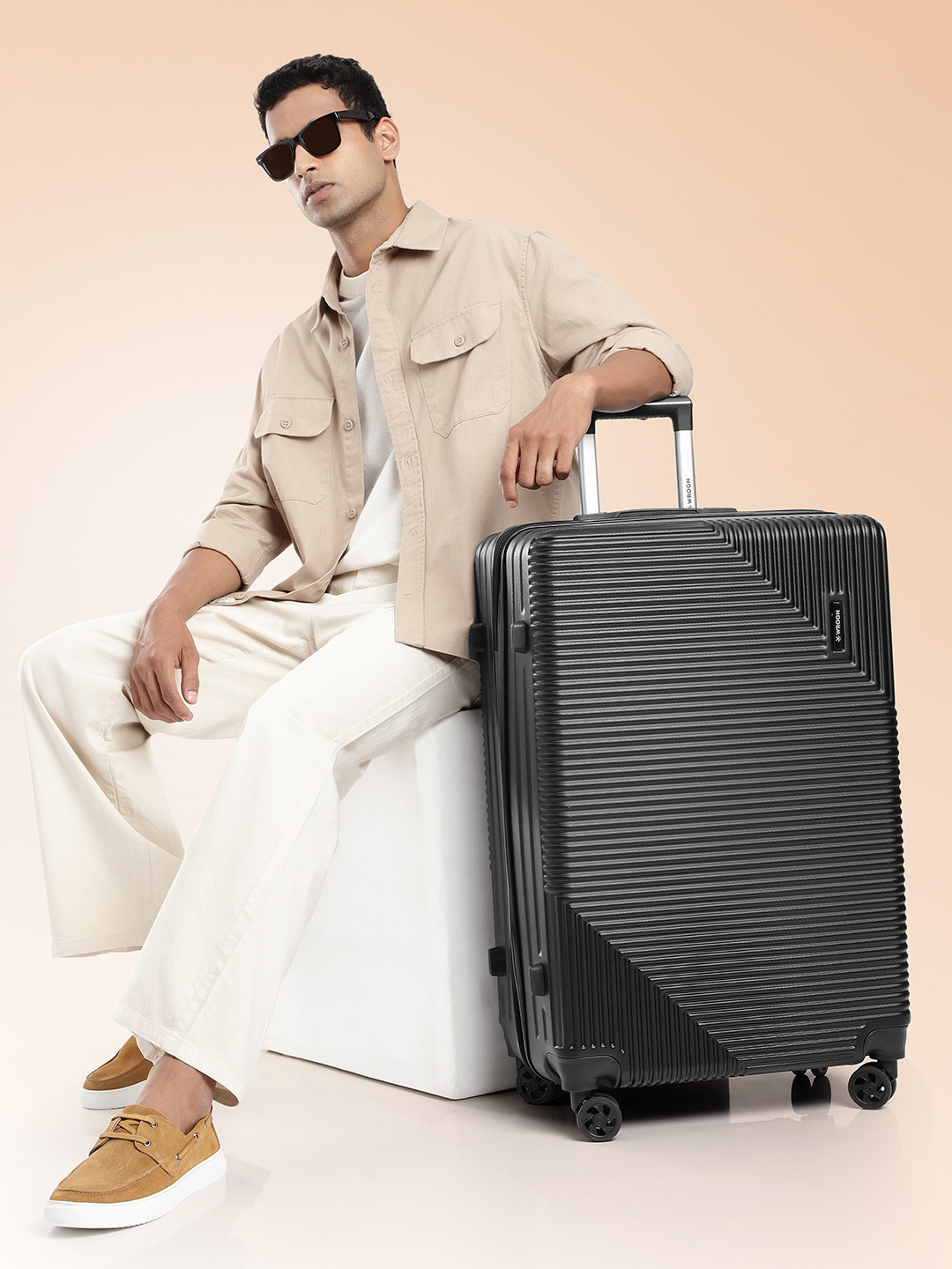 WROGN Textured Hard-Sided Large Trolley Suitcase 80 L