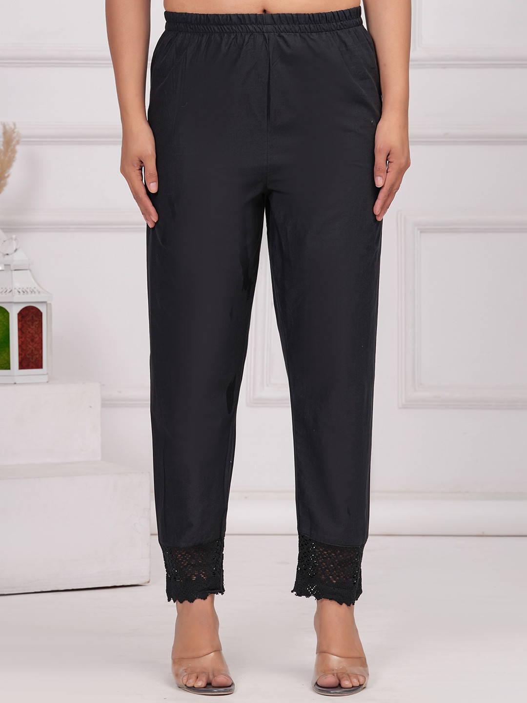 Nayo Women Solid Trousers with Lace