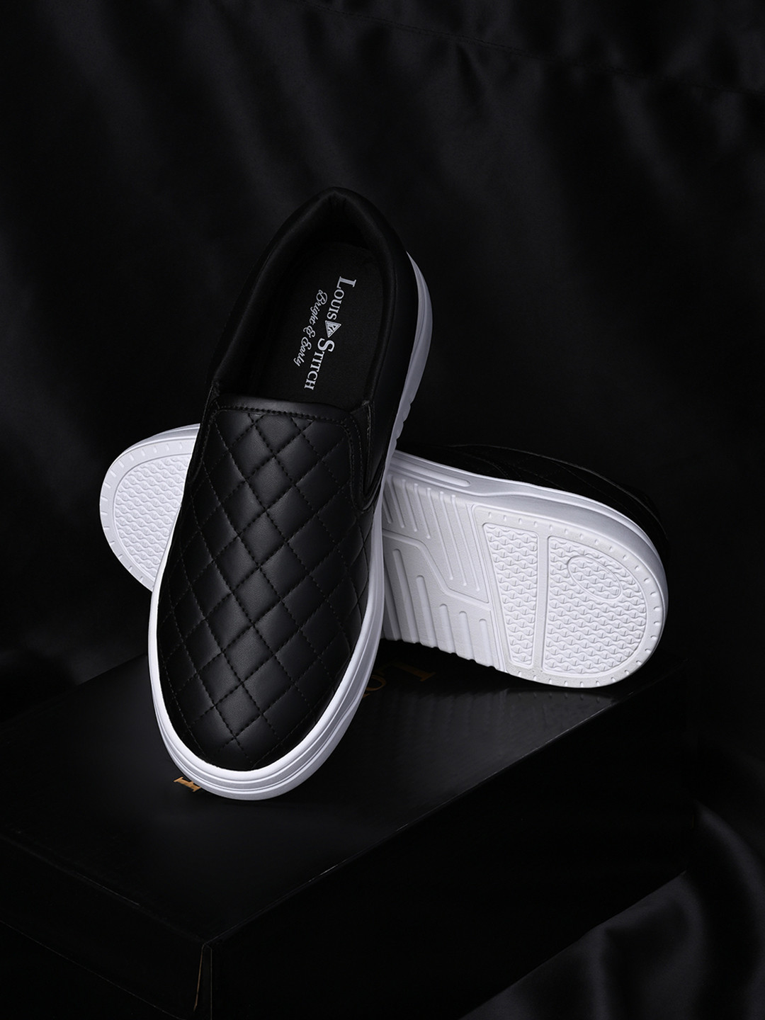 LOUIS STITCH Men Egptian Black Casual Slip-On Lightweight Sneakers