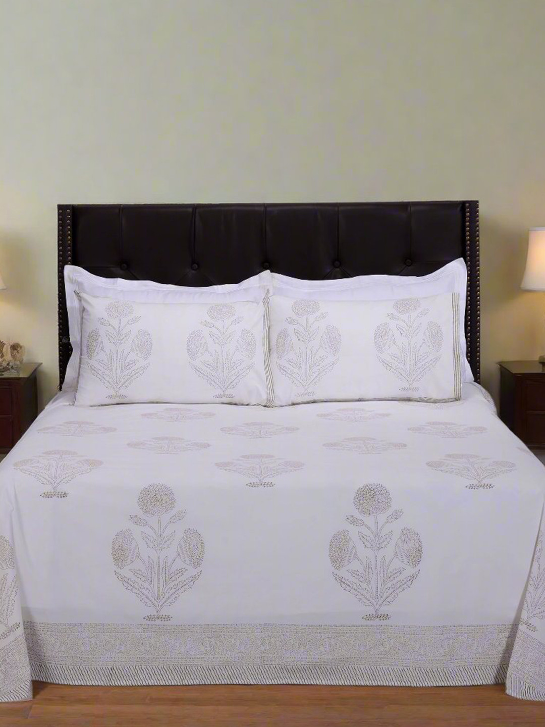 SHAHENAZ Blooming Phool Beige Floral Cotton 220 TC Queen Superfine Bedsheet with 2 Pillow Covers-20 x 28 inches