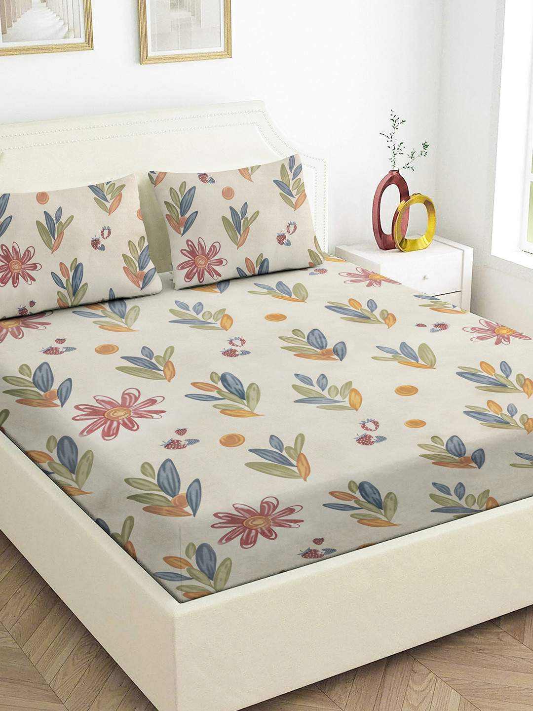 Star Weaves Cream Floral Polycotton Skin-Friendly 200 TC King Fine Bedsheet with 2 Pillow Covers-228 x 254 cm