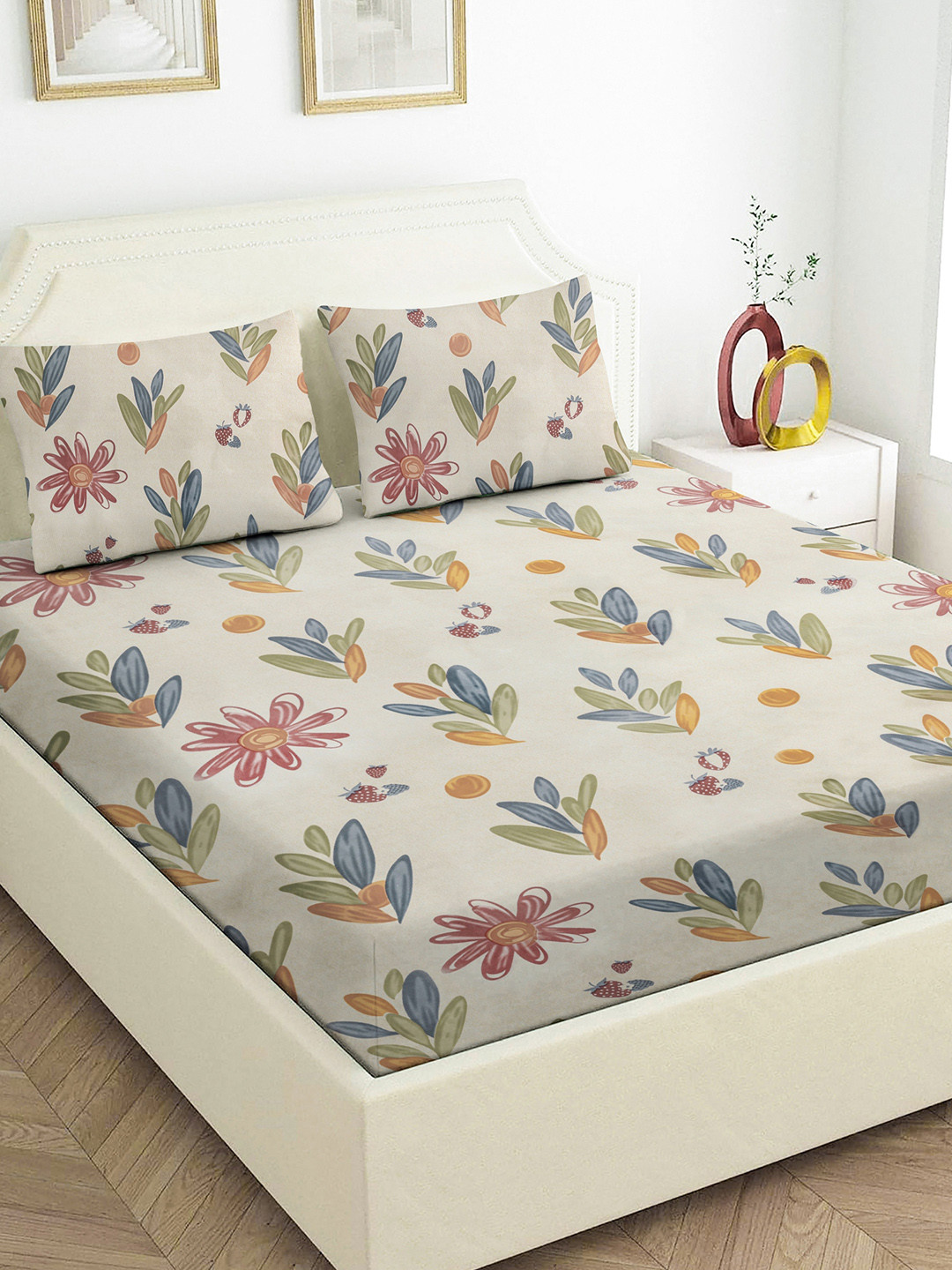 Star Weaves Cream Floral Cotton Skin-Friendly 200 TC King Fine Bedsheet with 2 Pillow Covers-90 x 108 inches
