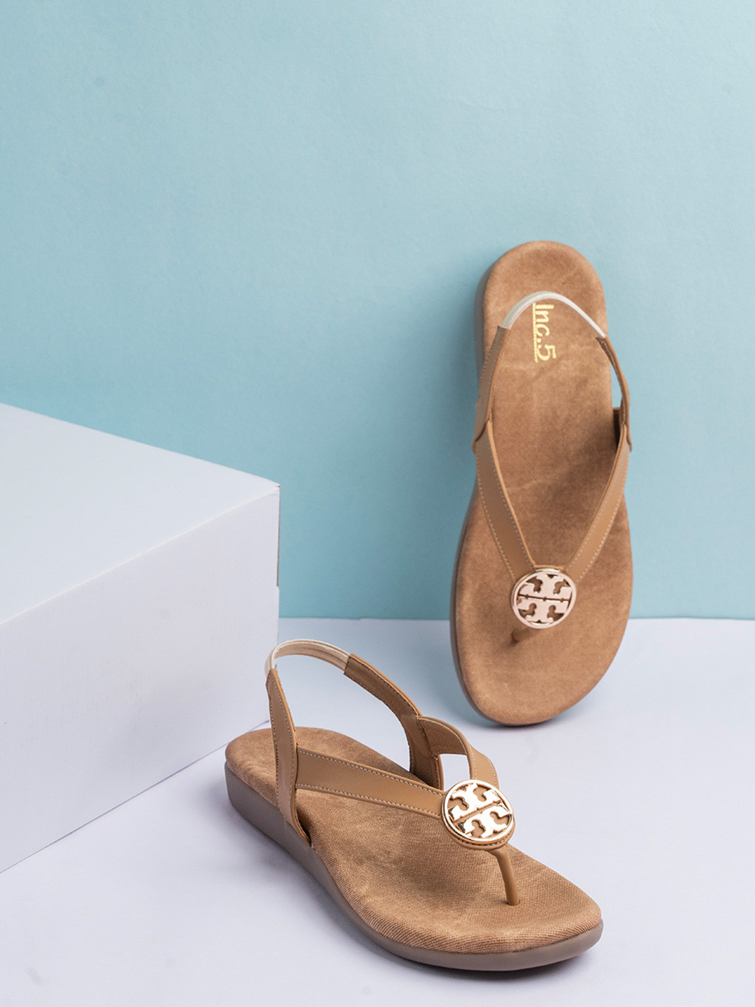 Inc 5 Women V-Strap Flats