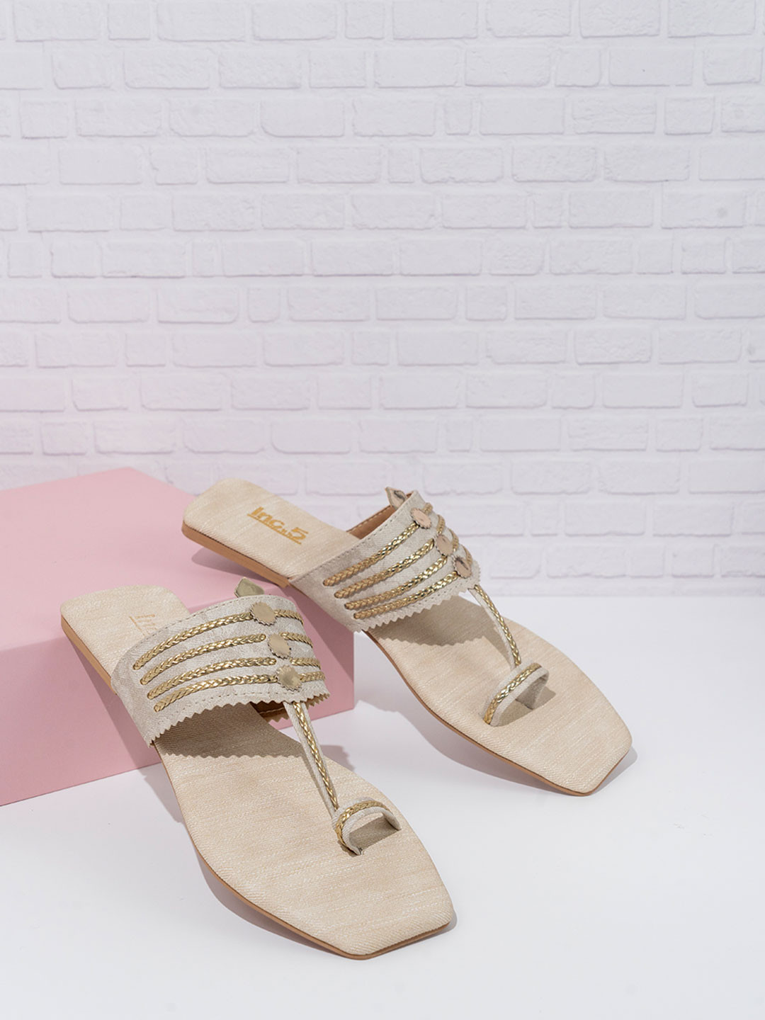 Inc 5 Women Printed Party One Toe Flats