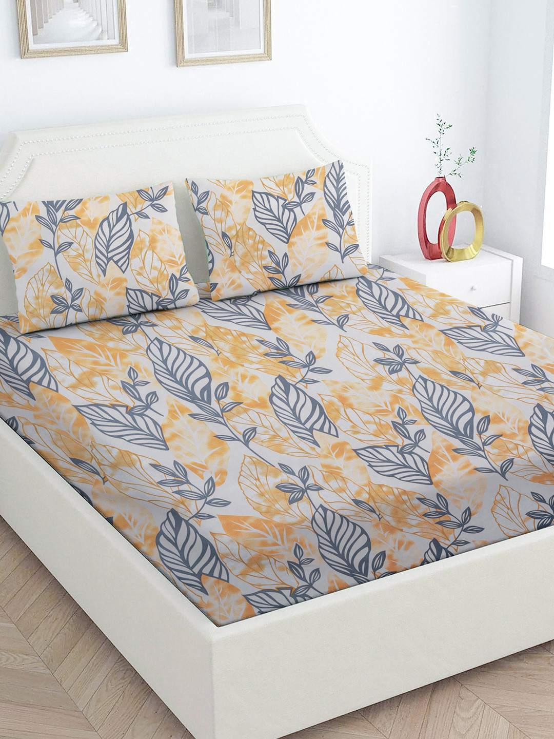 Star Weaves White Leaf Polycotton Breathable 200 TC Fitted King Fine Bedsheet with 2 Pillow Covers-198 x 182 cm