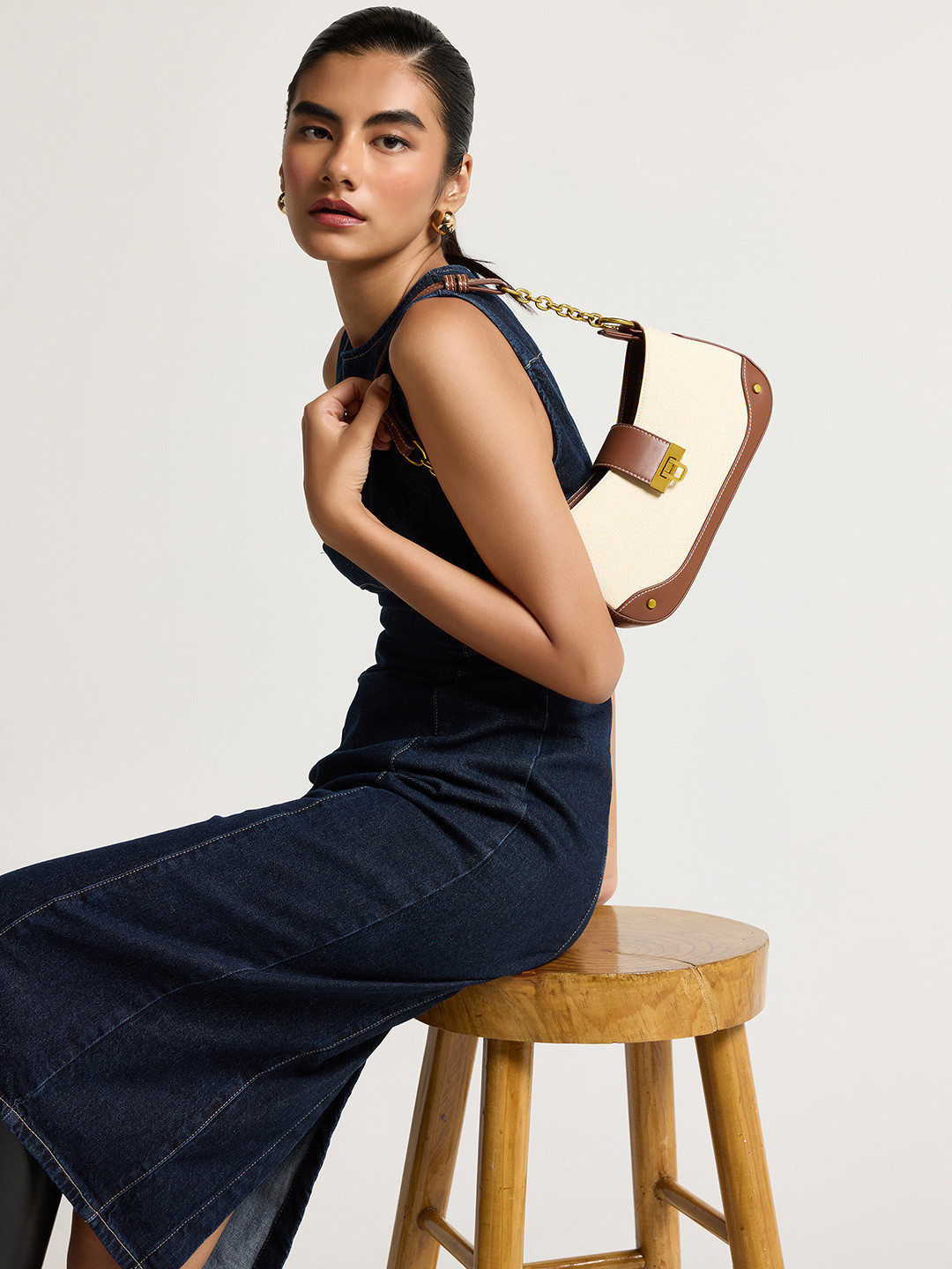 MIRAGGIO Elara Ivory Sling Bag With Adjustable & Detachable Sling Strap