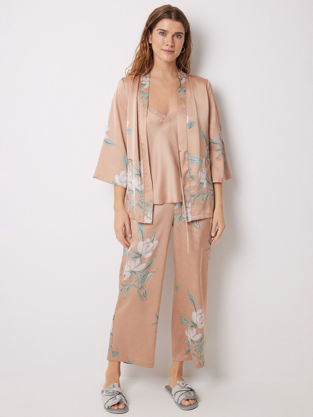 women'secret Floral Printed Shurg With Pyjamas & Inner