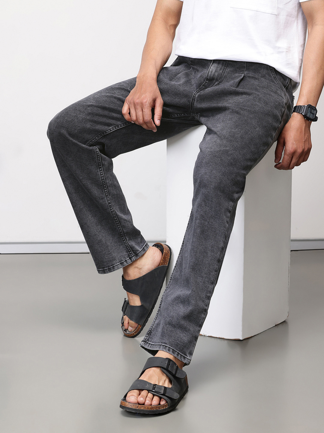 ether Grower Men Comfort Fit Mid-Rise Light Fade Stretchable Jeans