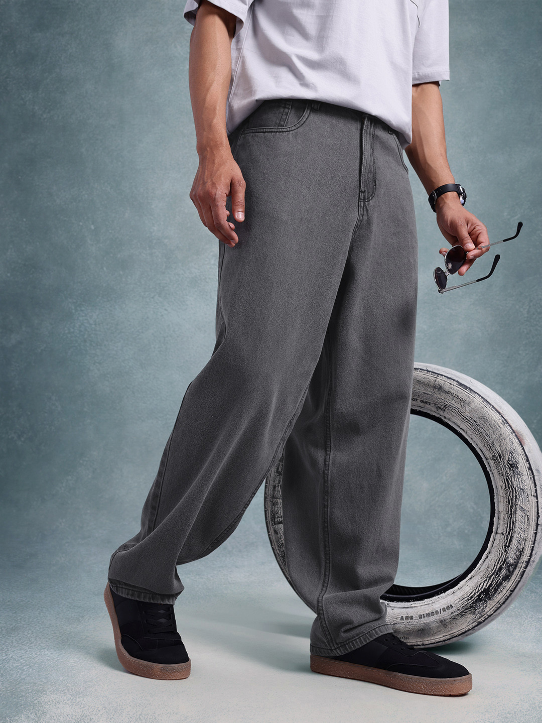 The Roadster Life Co. Men Mid-Rise Pure Cotton Skater Fit Jeans