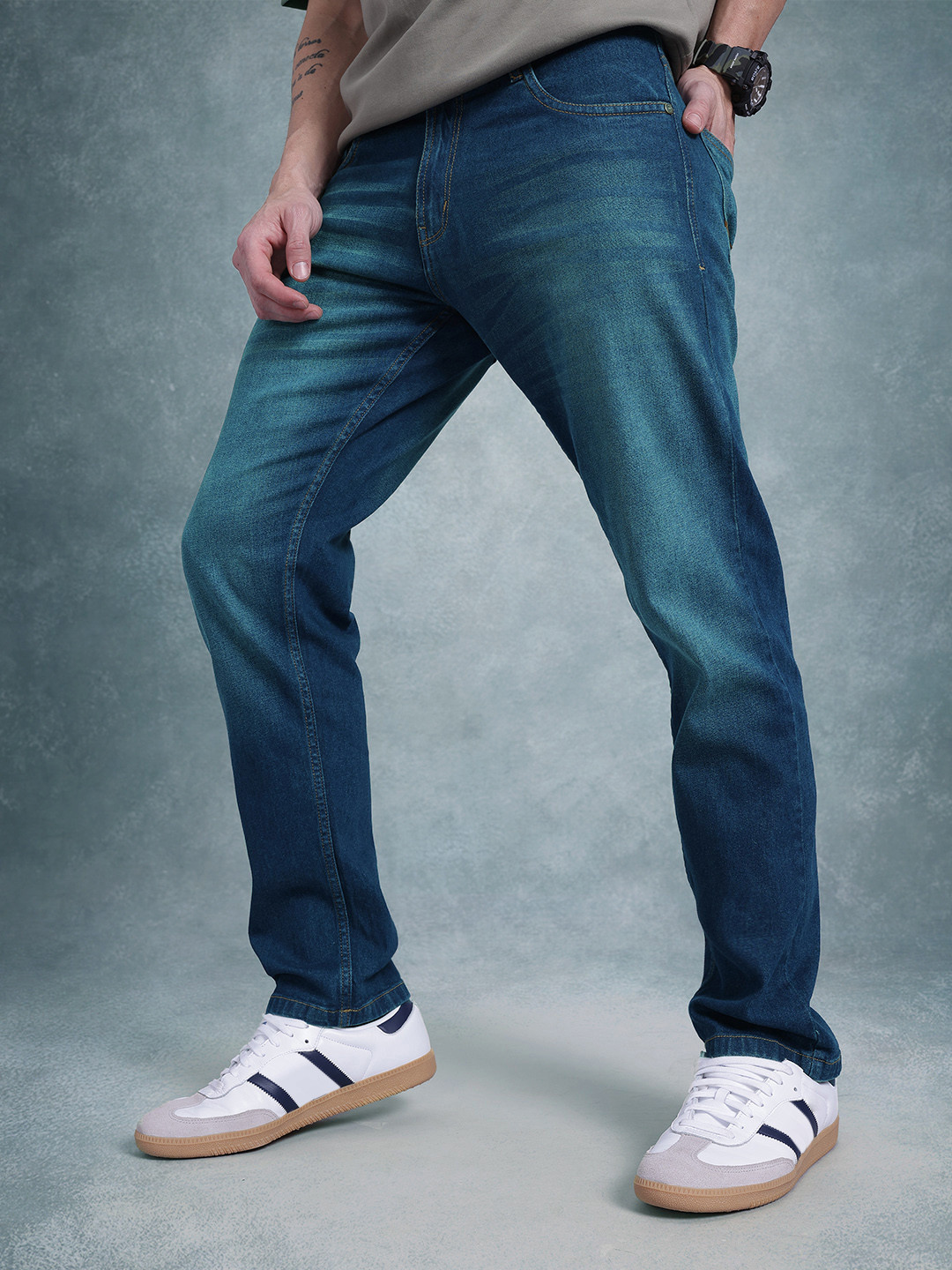 The Roadster Life Co. Men Mid-Rise Light Fade Vintage Wash Slim Fit Jeans