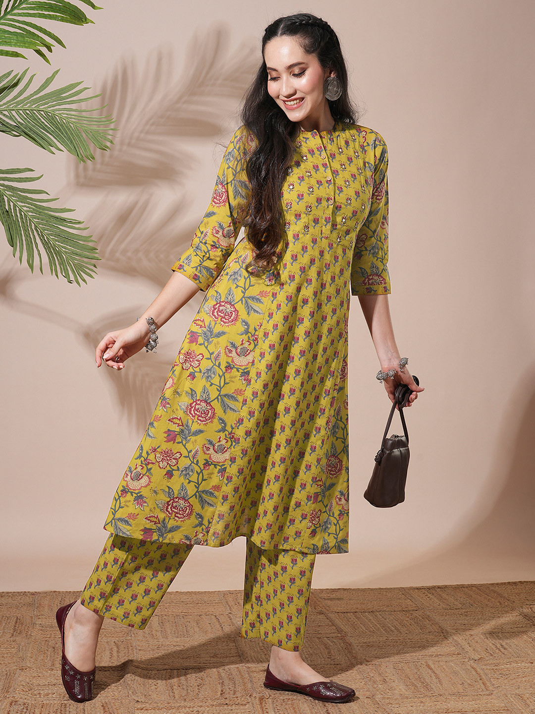 Globus Floral Print Mandarin Neck Panelled A-Line Kurta With Pants Workwear Sets