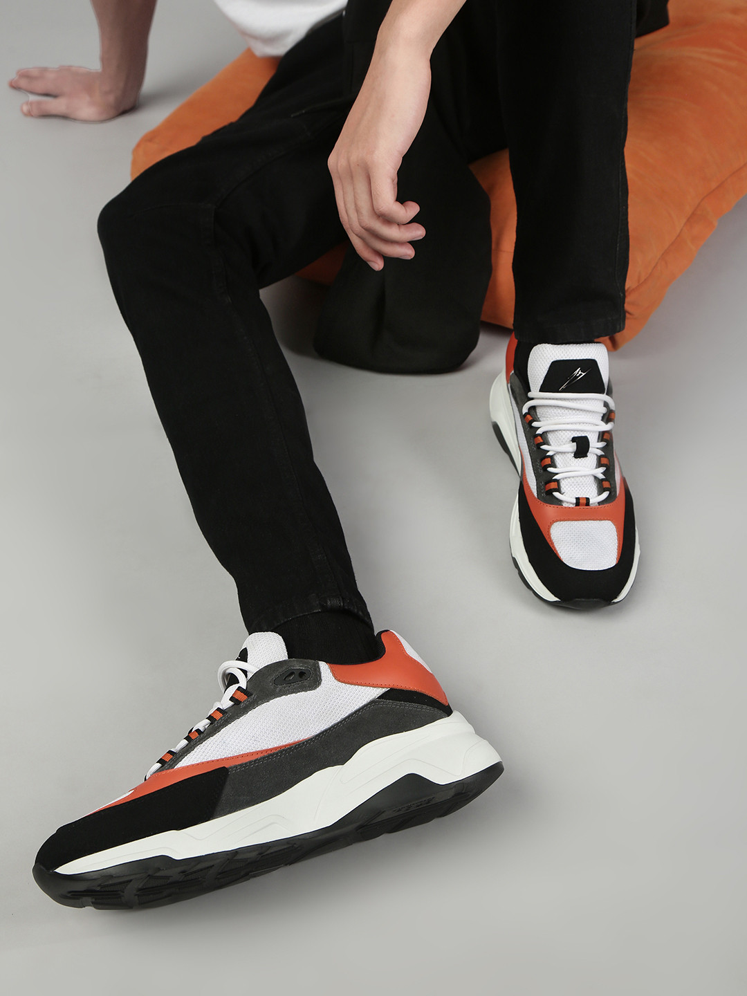 ZEESH Men Colourblocked Sneakers