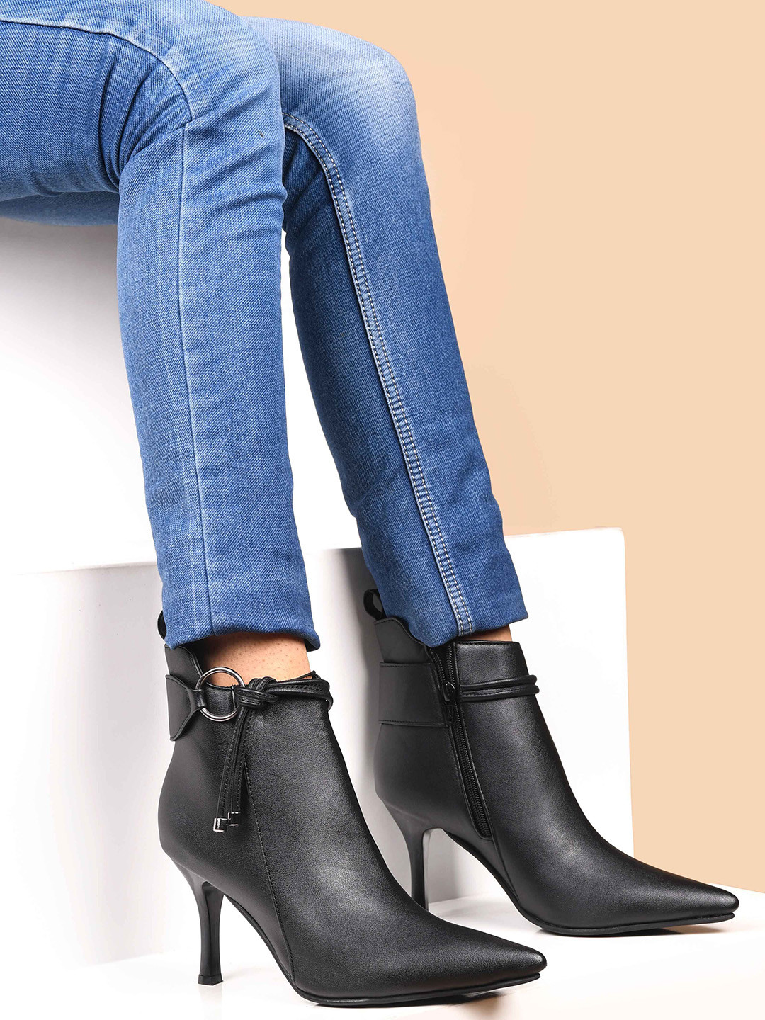 SHUZ TOUCH Women Slim-Heeled Chelsea Boots