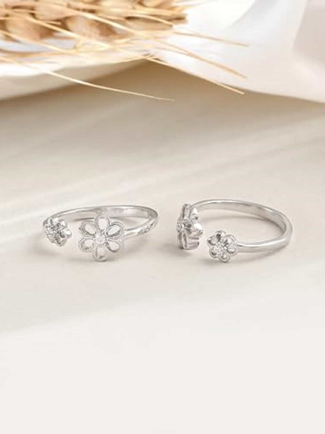 ROOVI Silver-Plated Oxidised Toe Rings