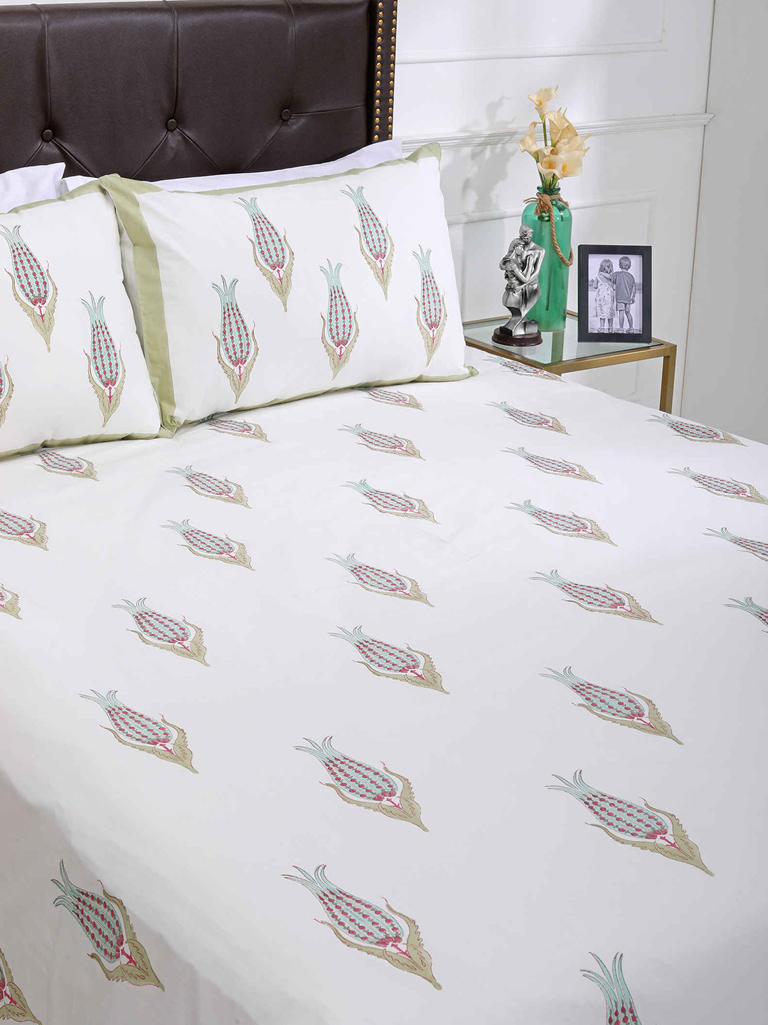 SHAHENAZ Zador Green Floral Cotton 220 TC Queen Fine Bedsheet with 2 Pillow Covers-106 x 89 inches