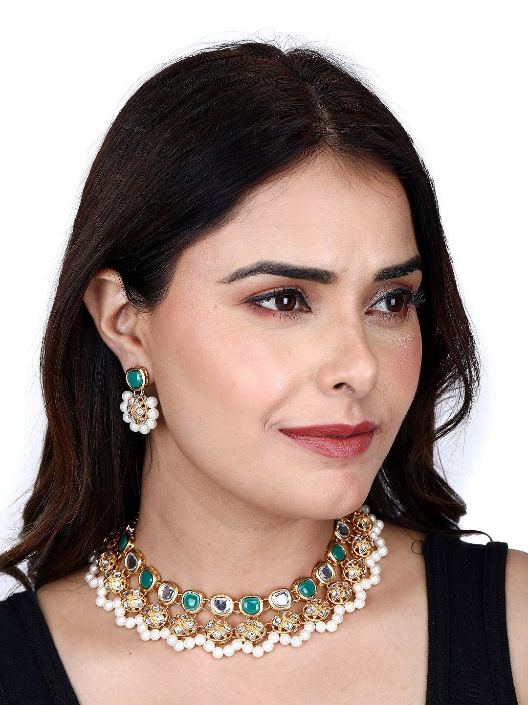 Divisha Gold Plated Stone Studded & Beaded Jewellery Set