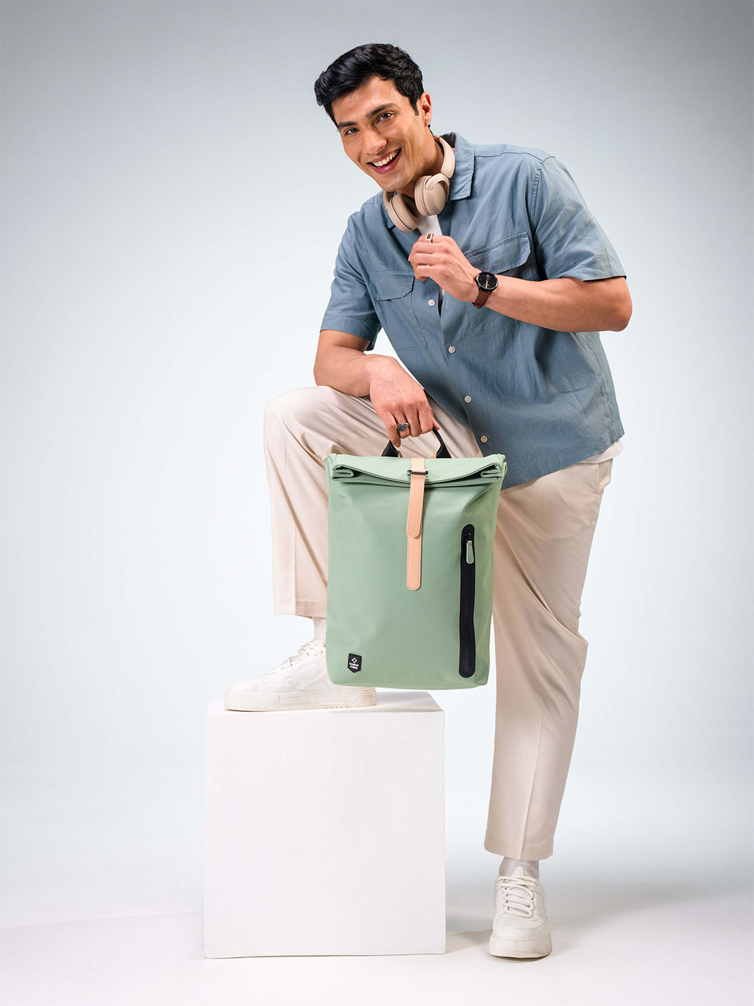 Nasher Miles Chelsea 28 L Water Resistant Top-Open Padded Polyurethane Laptop Backpack