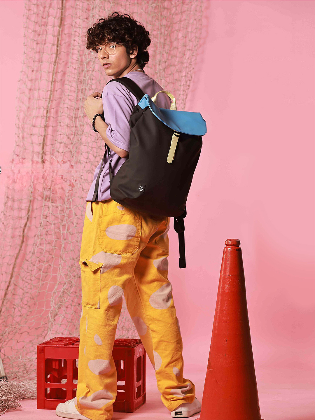 Nasher Miles Soho 25 L Water Resistant Top-Open Padded Polyurethane Black Laptop Backpack