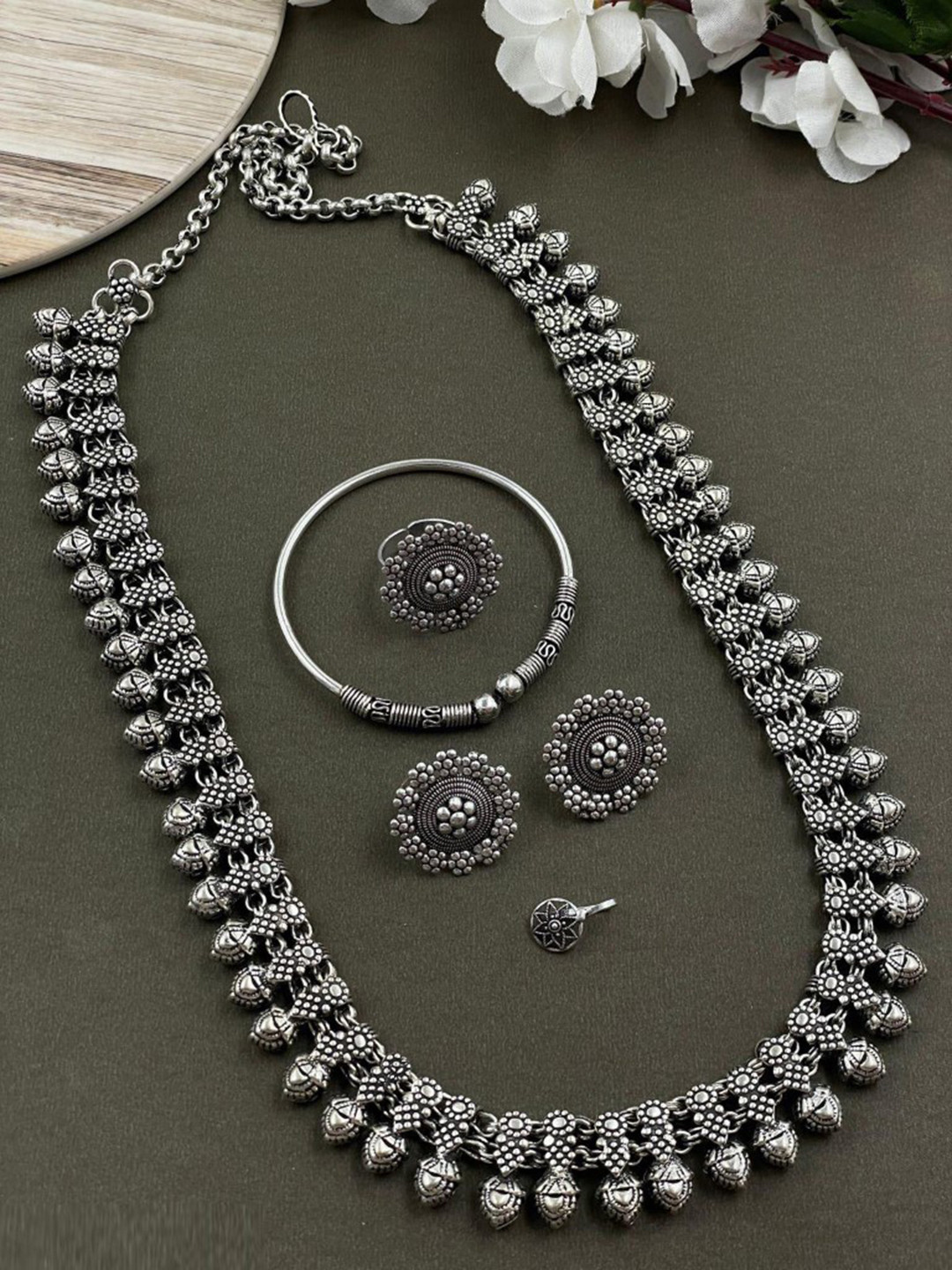 NAMAN ARTS Aadhya Silver-Plated Oxidised Heram Jewellery Set