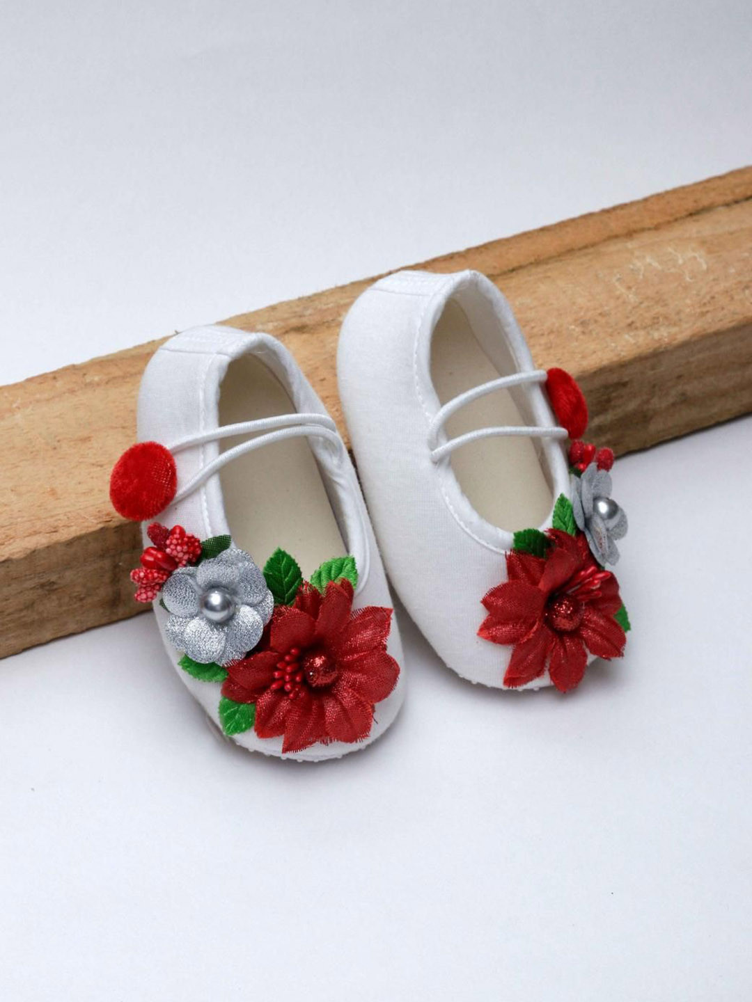 Daizy Girls Cotton Daizy flower detailed booties