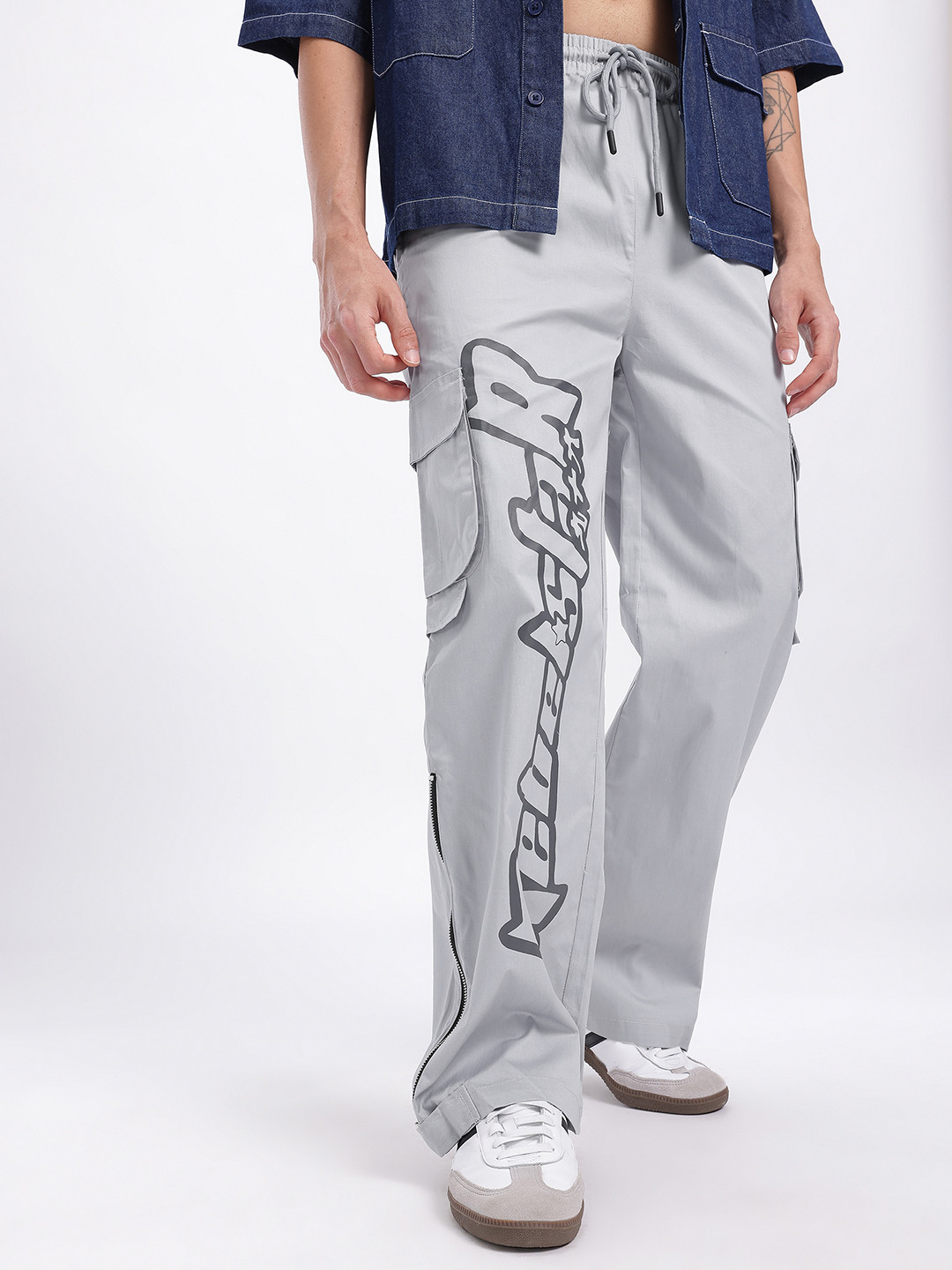 glitchez Men Printed Zipped Velcro Closure Hem Relaxed Fit Cargos