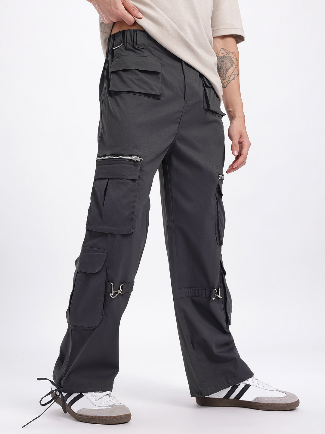 glitchez Men Mid-Rise Pure Cotton Carpenter Fit Cargos with Tie-Up Detail