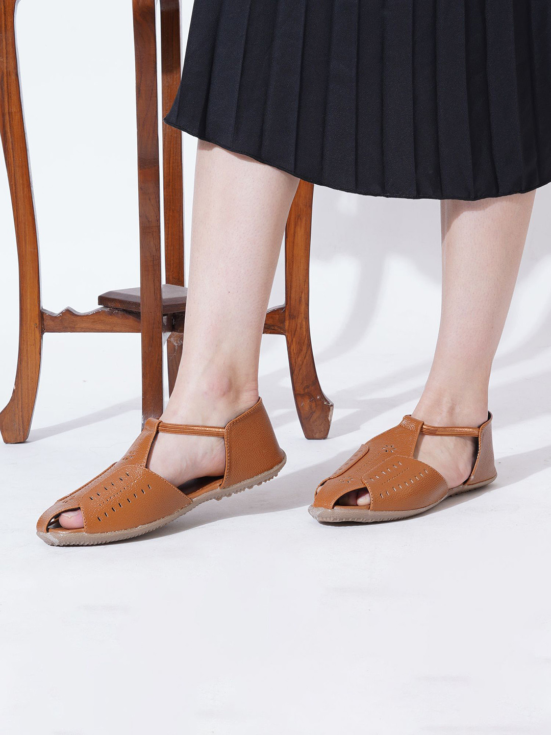 PLANET WALK Women Laser Cuts Flats