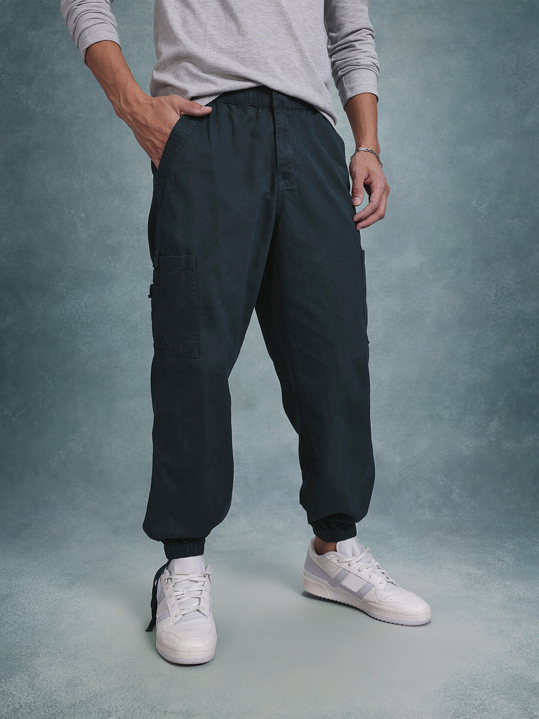 The Roadster Life Co. Men Twill Cargo-Style Joggers