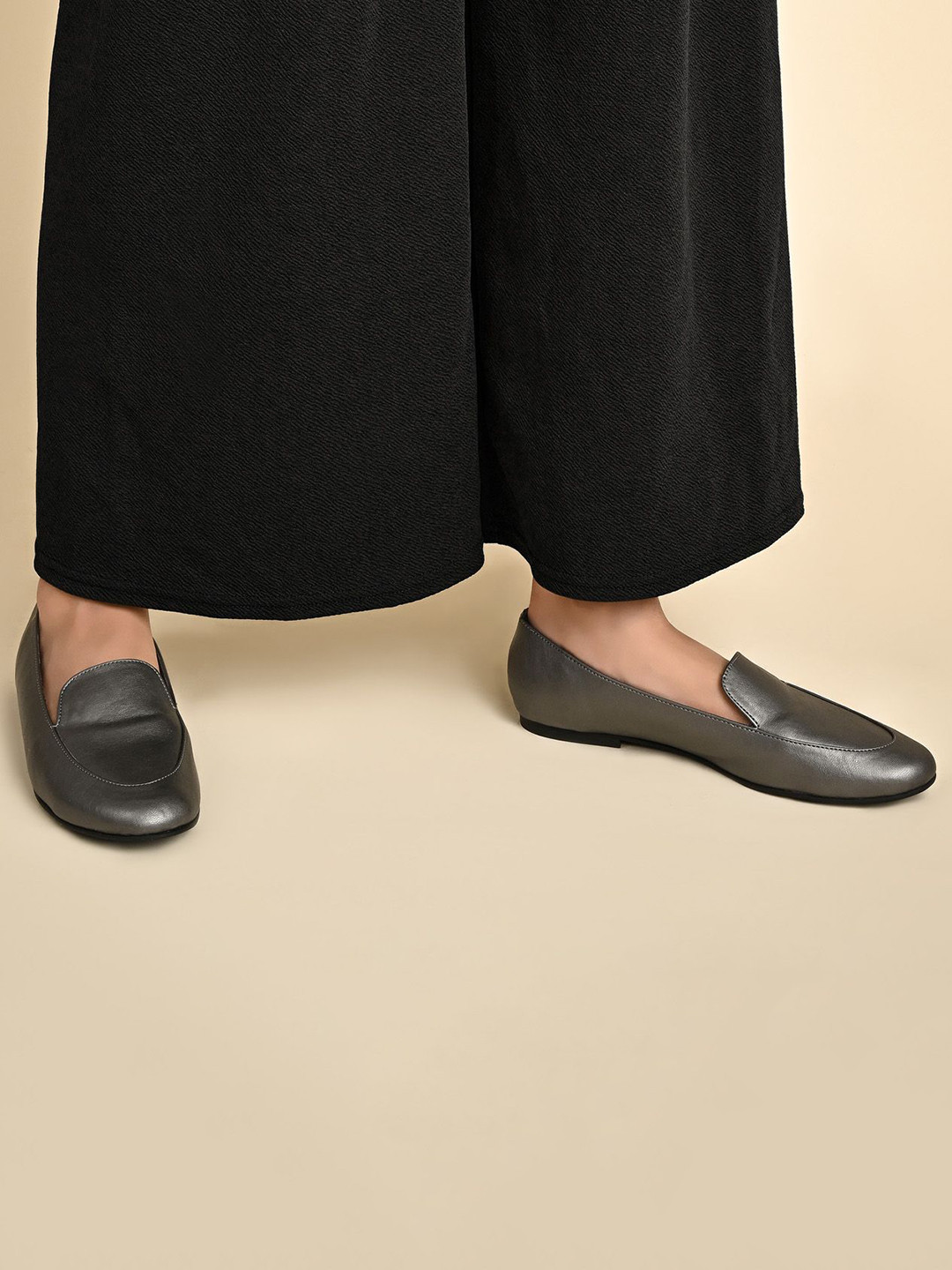 SKO Women Round Toe Loafers
