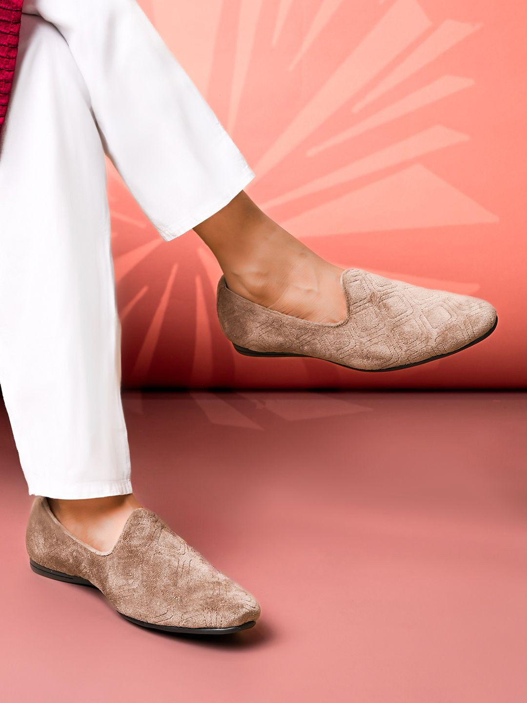 House of Pataudi Men Woven Design Comfortable Majoris