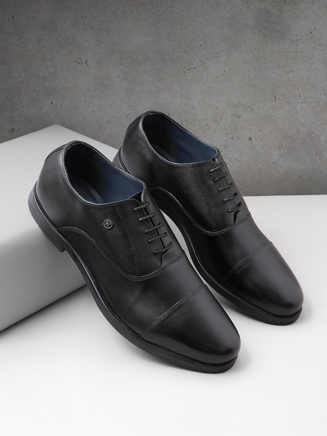 Kenneth Cole Men Round Toe Leather Formal Derbys