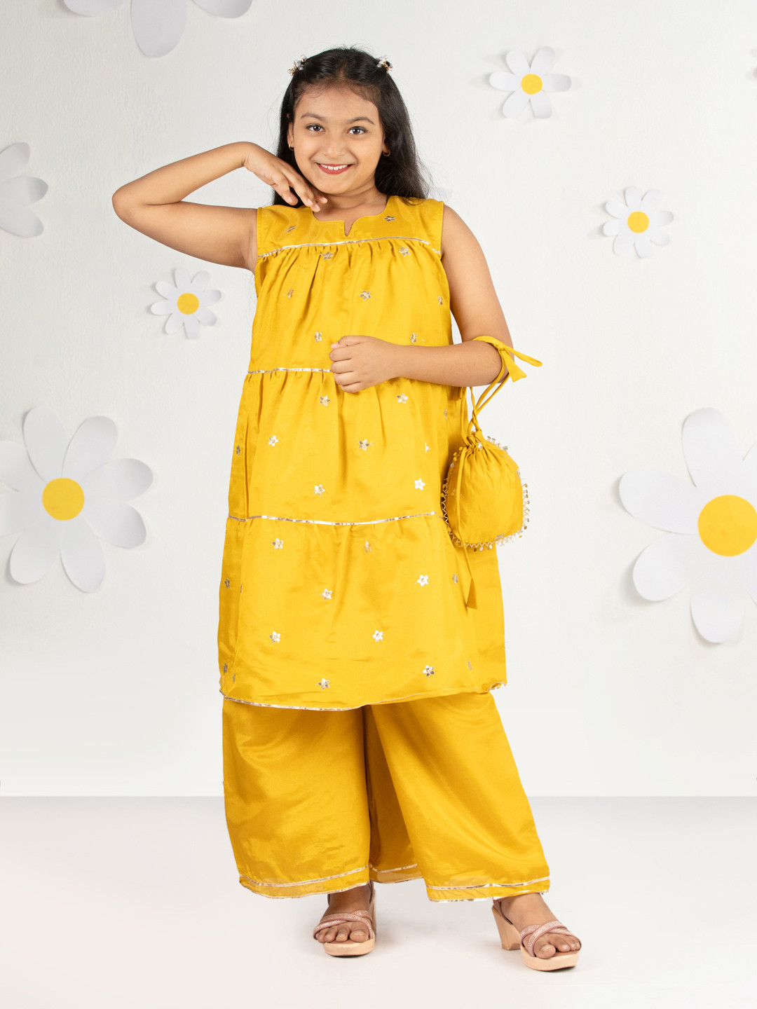 VASTRAMAY Girls Floral Embroidered Gotta Patti Tiered Anarkali Kurta with Palazzos
