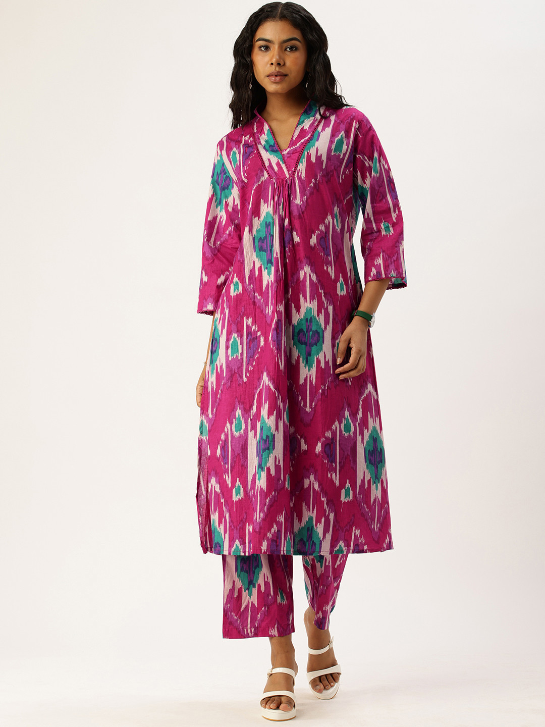 Vinya V-Neck Abstract Printed Straight Kurta with Trousers