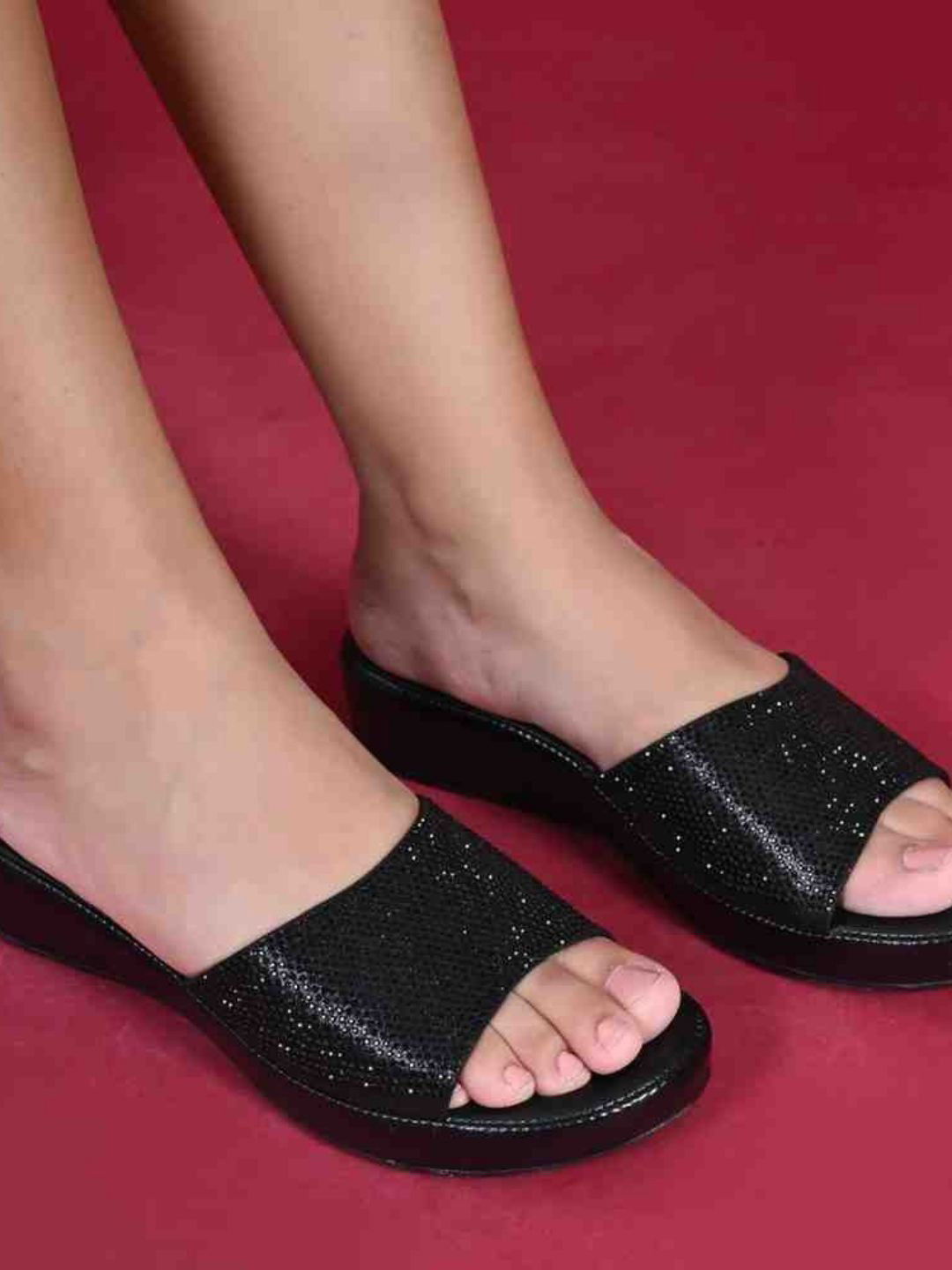 San Marino by Shoe Bank Women Embellished Open Toe Flats