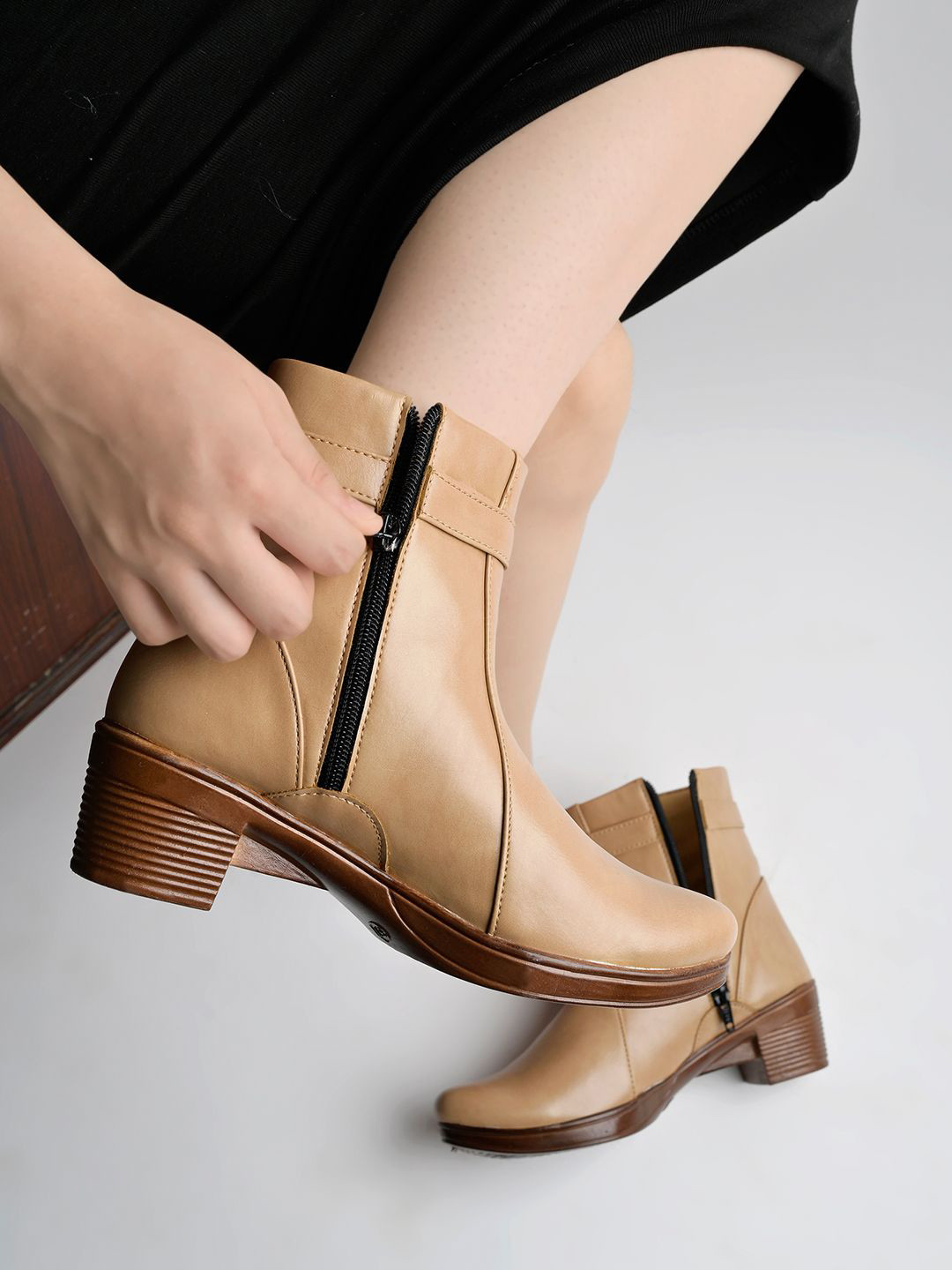 Stylestry Women Casual Block-Heeled Winter Boots