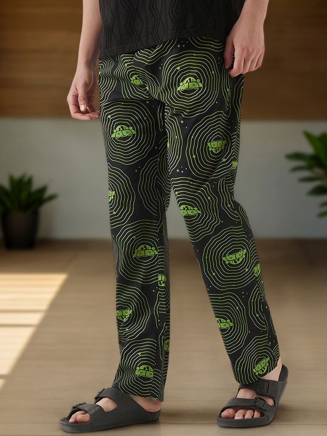 Bewakoof All Over Printed Mid Rise Lounge Pants