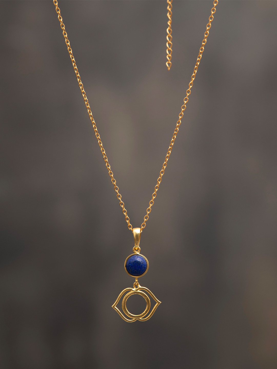 TOTAPARI Gold Plated Lapis Lazuli Stone studded Pendant With Chain