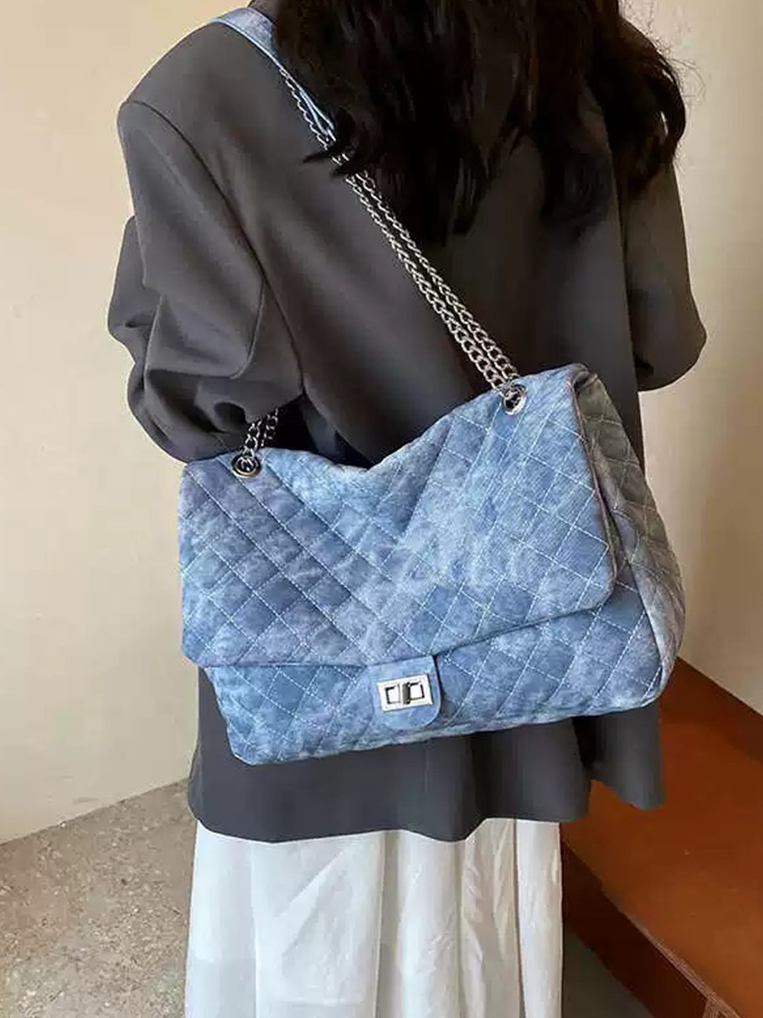 MINI WESST Women Textured Swagger Sling Bag