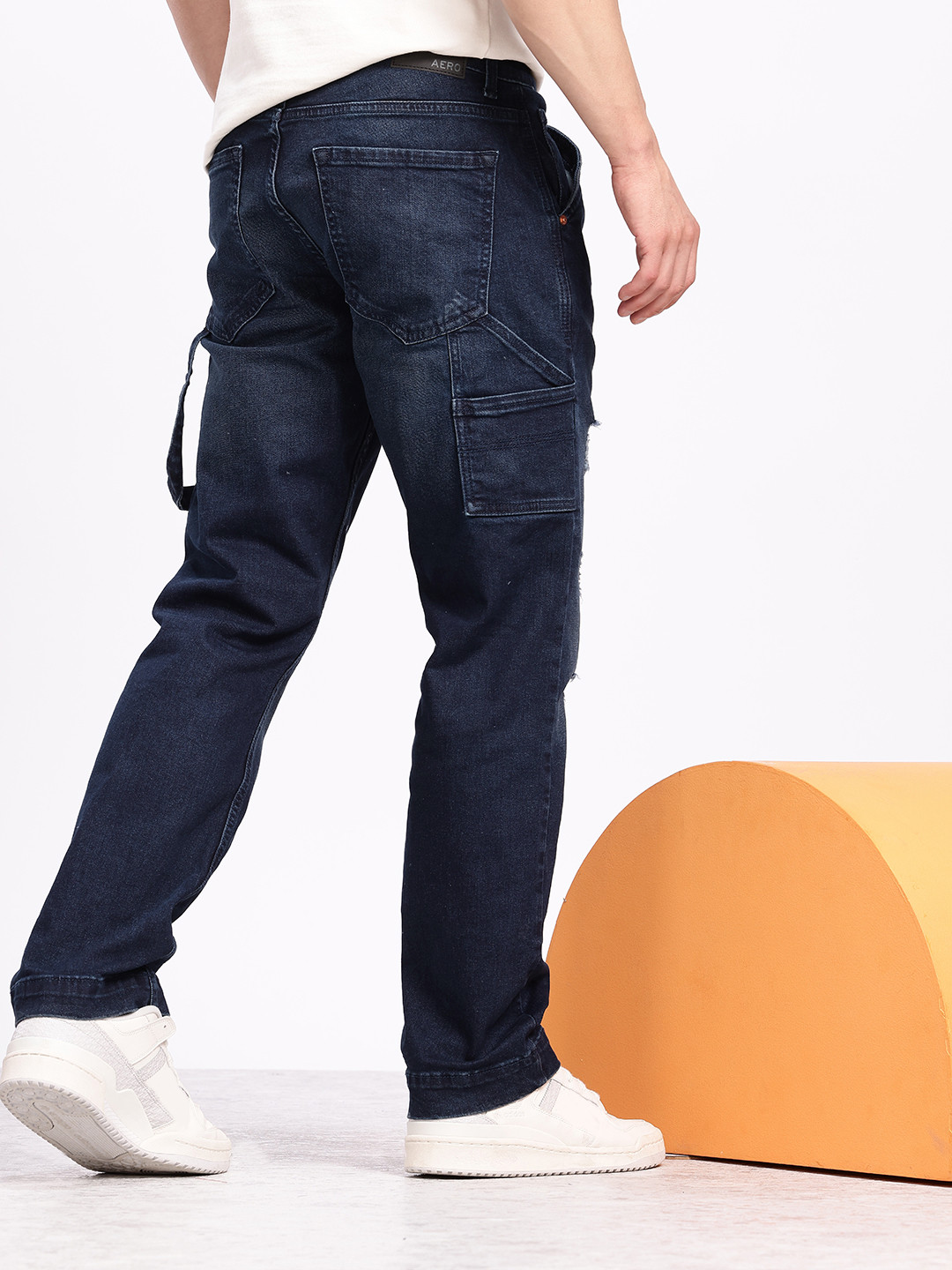 Aeropostale Men Relaxed Fit Mid-Rise Low Distress Light Fade Stretchable Jeans