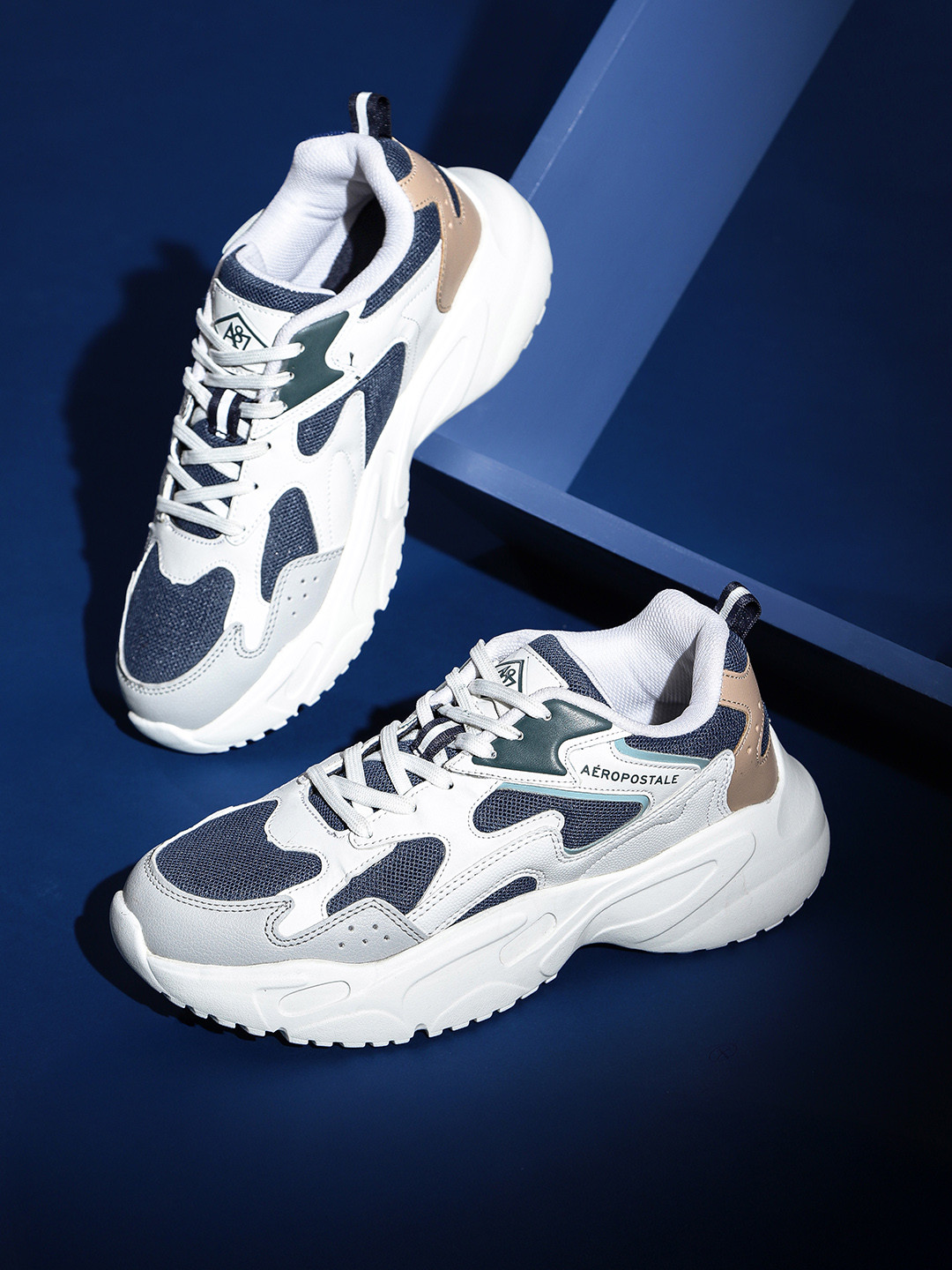 Aeropostale Men Colourblocked Sneakers with Reflective Features