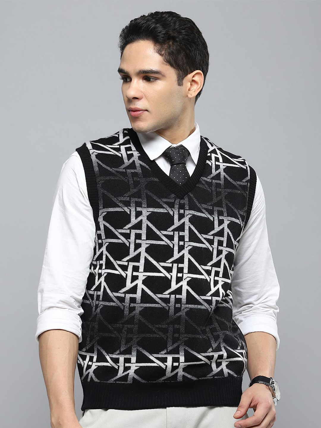 Cloak & Decker Men Woollen Sweater Vest