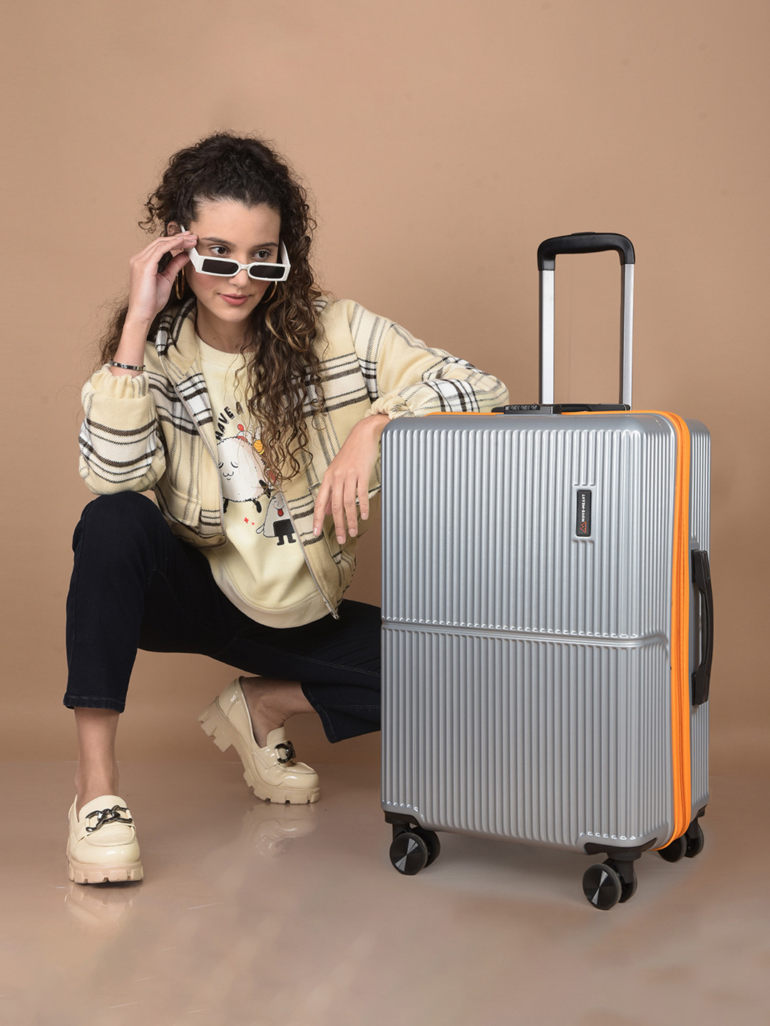 MOVE-MEANT Unisex Glide Textured Hard Sided Large Trolley Bag