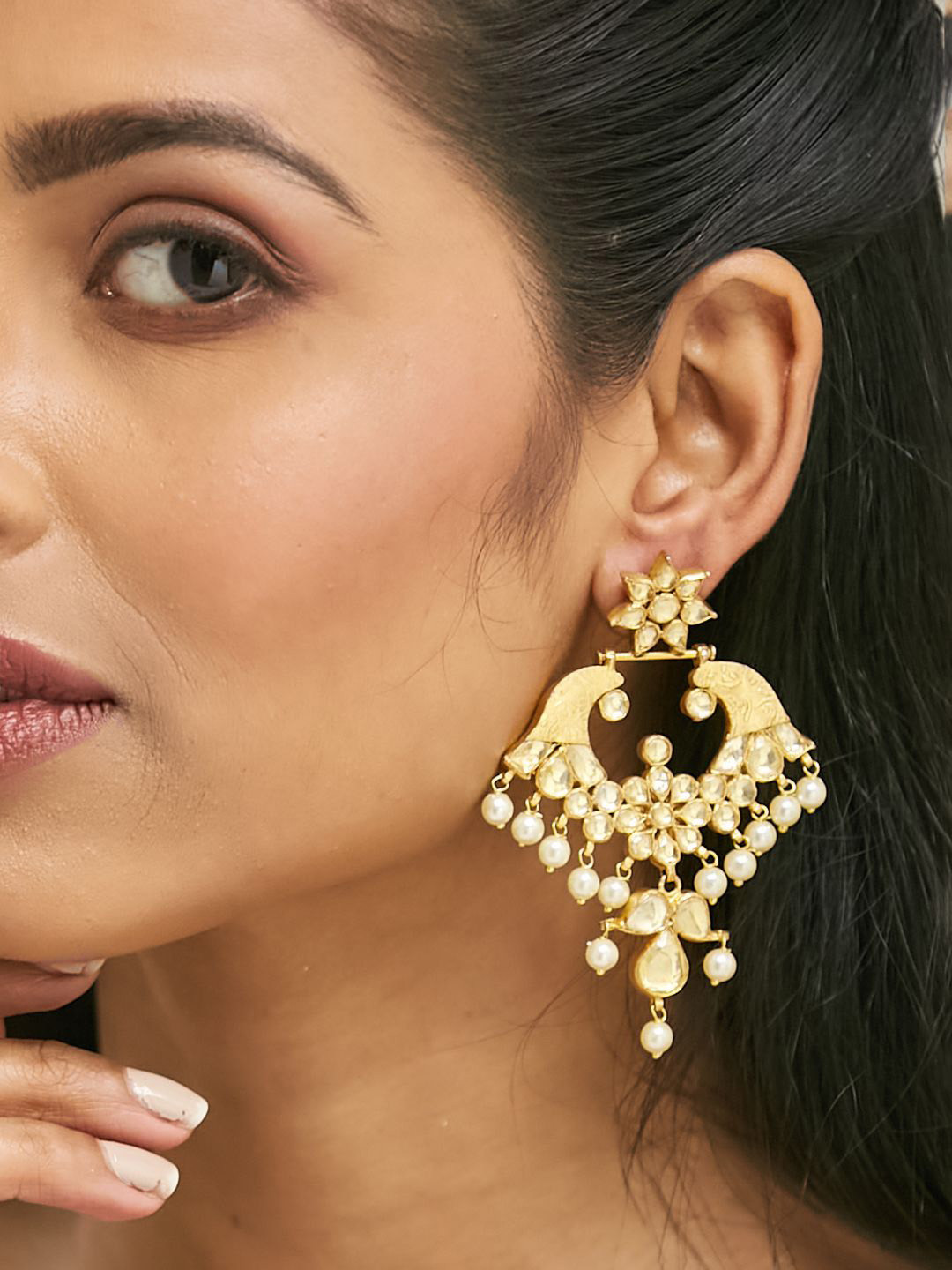 Nuyug  22K Gold-Plated Kundan & Pearl Floral Stud Design Intricate Crescent Chandbalis