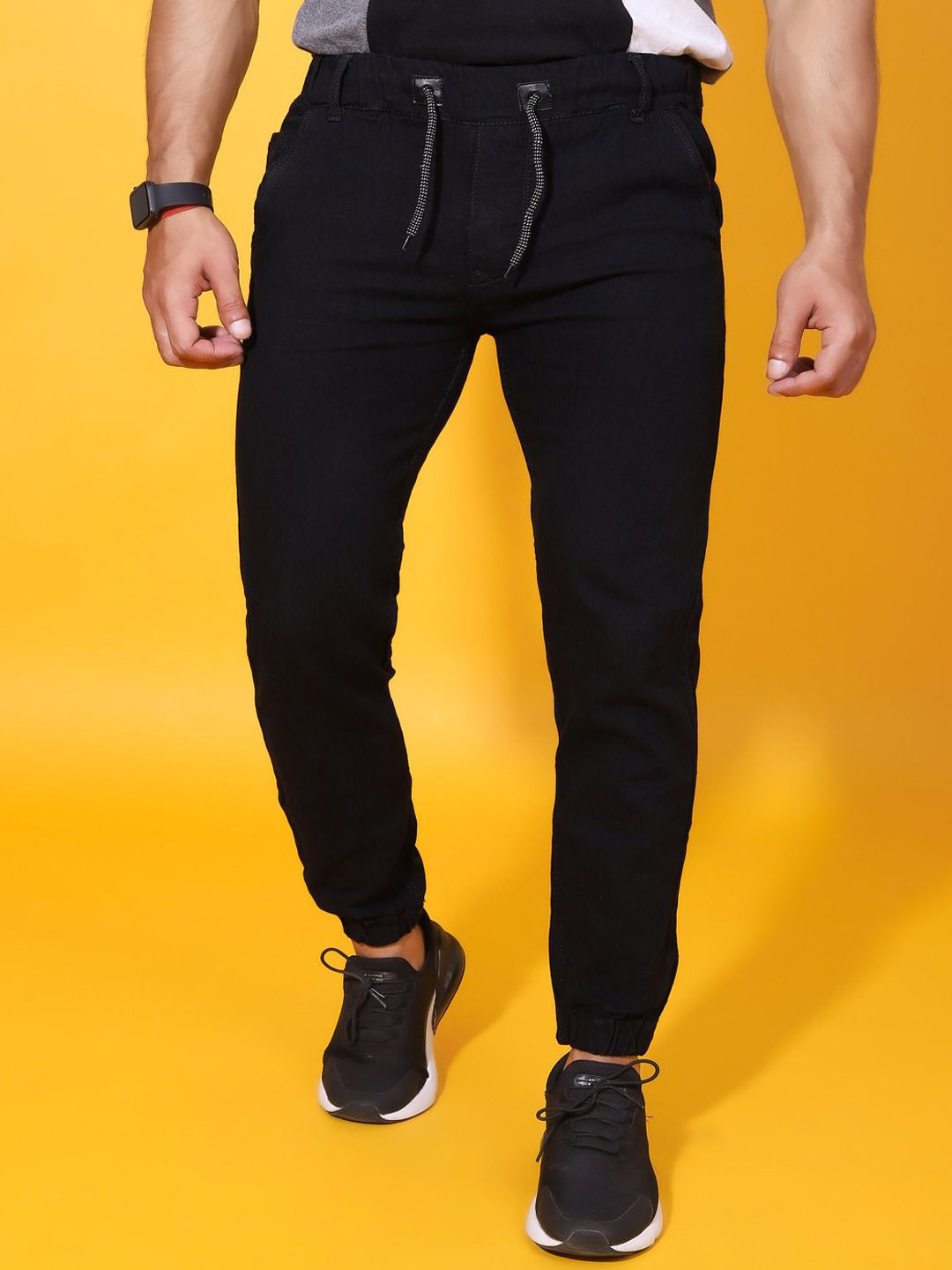 Rend Men Mid-Rise Jogger Jeans
