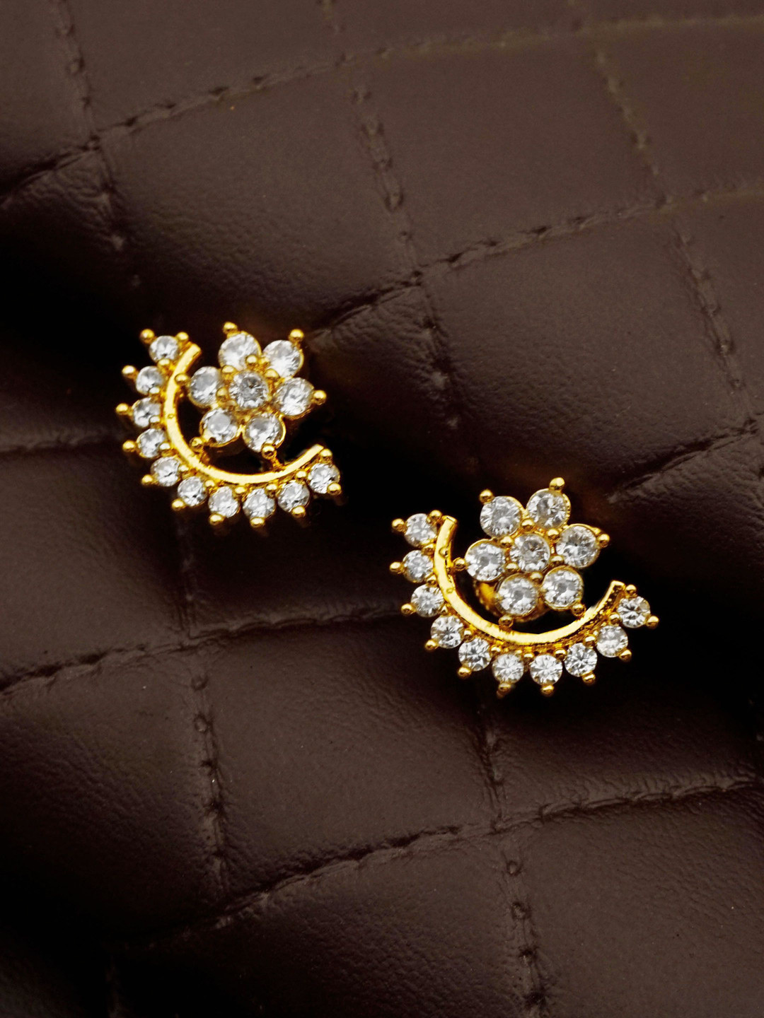 PINAAKA DARINI 1 Gram Gold-Plated Circular Studs